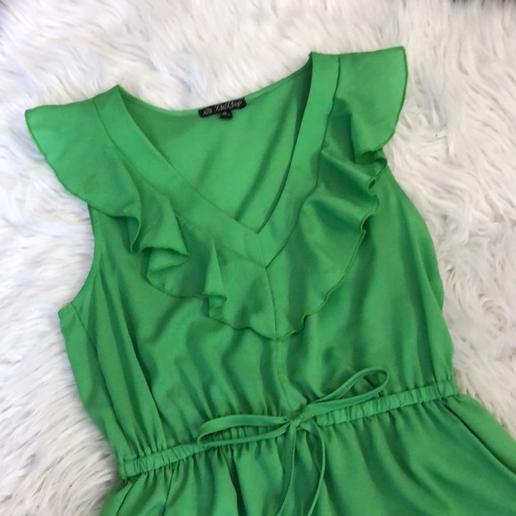 Vibrant Light Green V-neck Ruffle Dress w/ Pockets knee length Small. Work wear - Picture 3 of 7